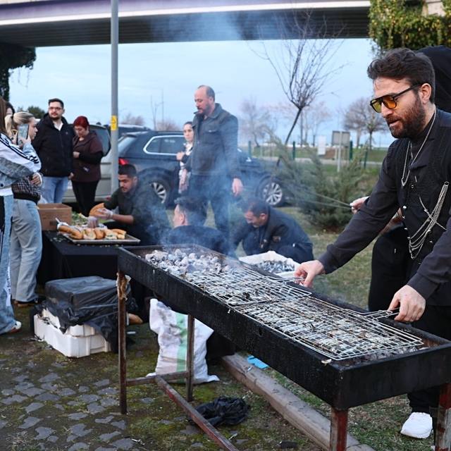 Samsun'da ihtiyaç sahibi çocuklar için düzenlenen şenlikte 300 kilogram ham...