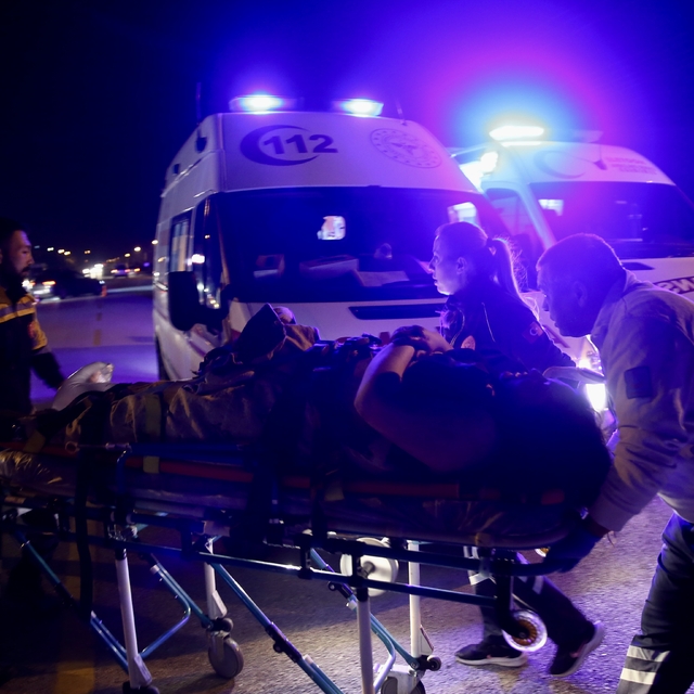 Muğla'da iki otomobilin çarpıştığı kazada 5 kişi yaralandı