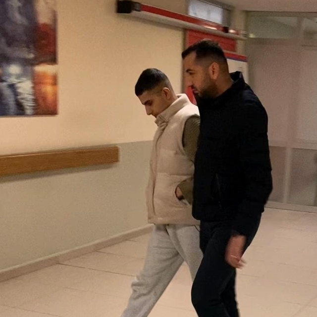 Kendisine küfrettiğini öne sürdüğü babasını 6 yerinden bıçaklayıp, 112'yi a...