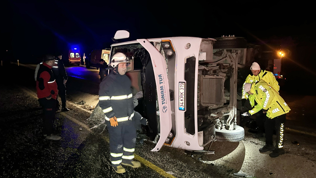 GÜNCELLEME - Kastamonu'da devrilen midibüsteki 1 kişi öldü, 23 kişi yaralandı