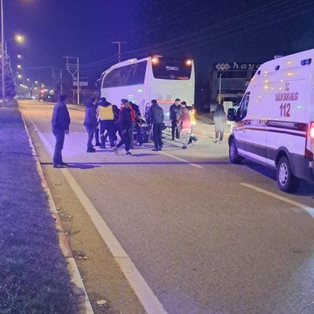 Motosiklet, otobüse arkadan çarptı: 1 ölü, 1 yaralı