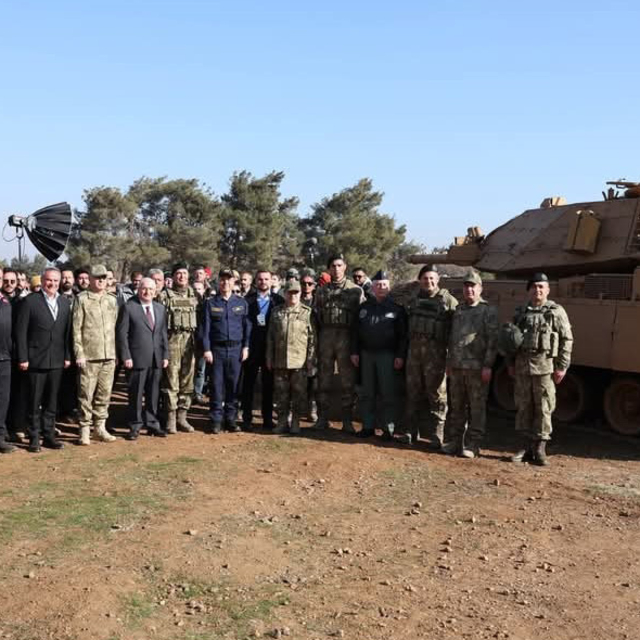 Bakan Güler, 2'nci Zırhlı Tugay Komutanlığını ziyaret etti