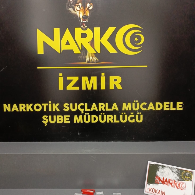 İzmir'de uyuşturucu operasyonlarında yakalanan 2 zanlı tutuklandı