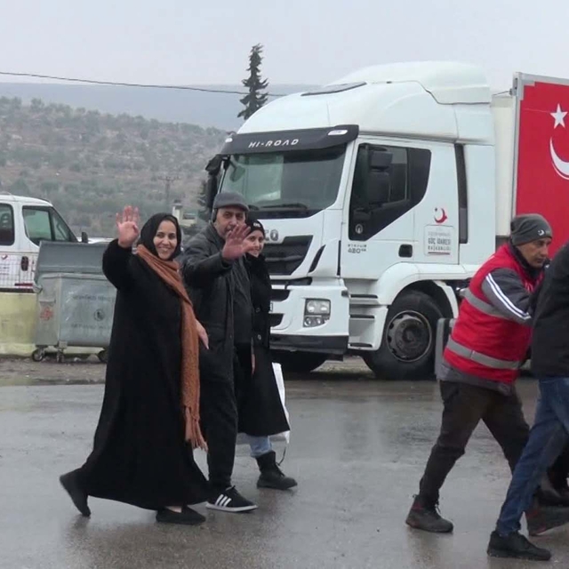 Ülkesine dönen Suriyeli Muhammed: Sadece Türkleri bize kapılarını açtı