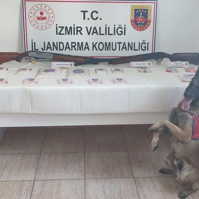 İzmir'de uyuşturucu operasyonunda 3 zanlı yakalandı