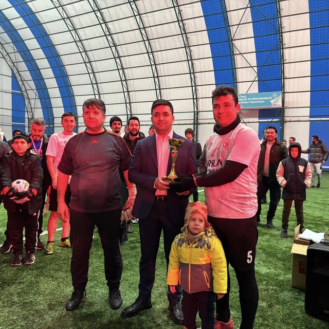 Suşehri'nde kurumlar arası futbol turnuvası sona erdi