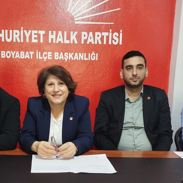 CHP Sinop Milletvekili Karadeniz Boyabat'ta partililerle buluştu