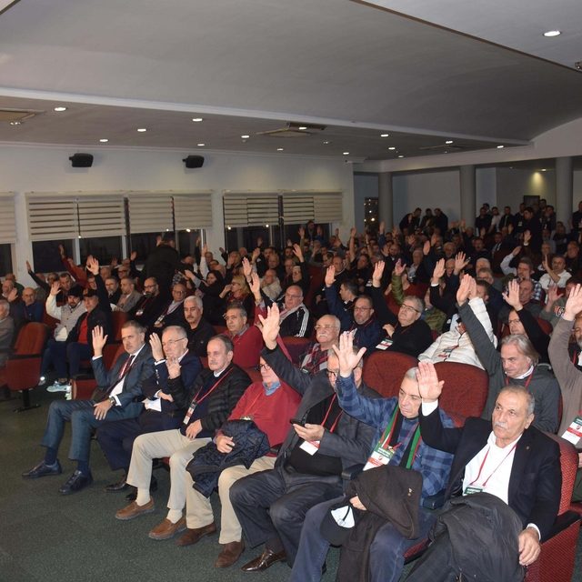 Karşıyaka hayati seçimde sandık başında