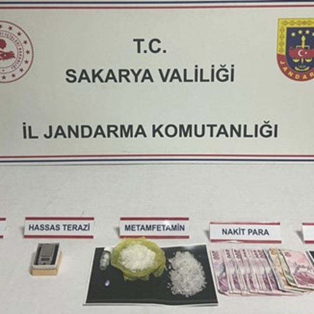 Sakarya'da evinde uyuşturucu ele geçirilen zanlı tutuklandı