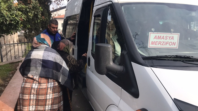 Amasya'da zabıtadan dilenci operasyonu
