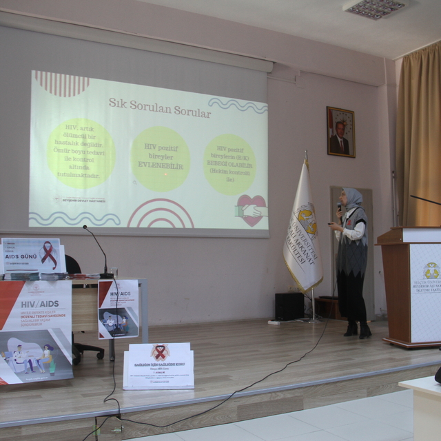 Beyşehir'de üniversite öğrencilerine AIDS hastalığı anlatıldı