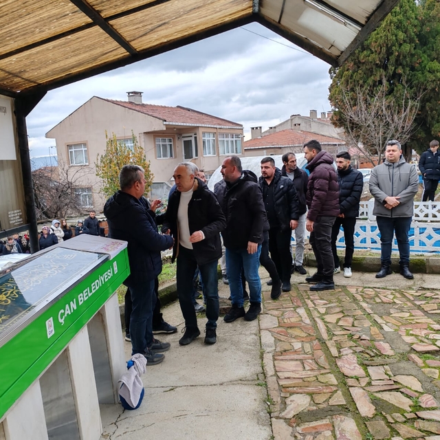 Çanakkale'de motosiklet kazasında hayatını kaybeden genç son yolculuğuna uğ...