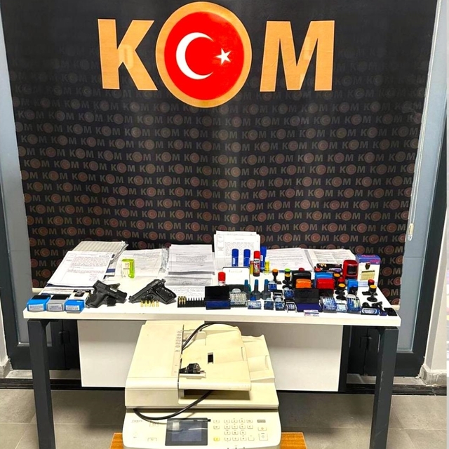 Sahte belgelerle şirketleri ele geçiren suç örgütüne yönelik Yalova merkezl...