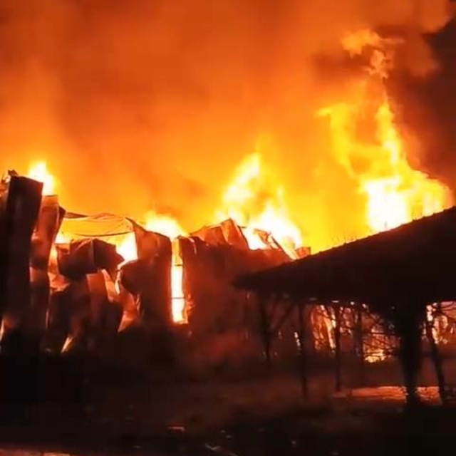 Bursa'da gıda deposunda yangın