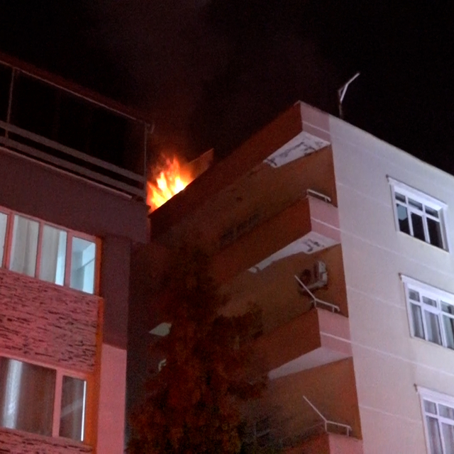 Samsun'da çatı katında korkutan yangın