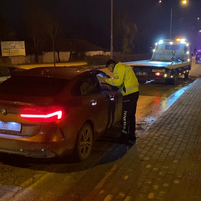 Bursa'da alkollü sürücü ekiplere zor anlar yaşattı