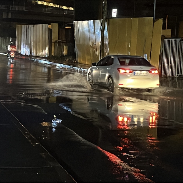 İzmir'de sağanak etkili oldu