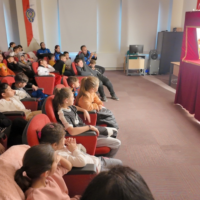 Çanakkale çocuklara yönelik Hacivat Karagöz etkinliği