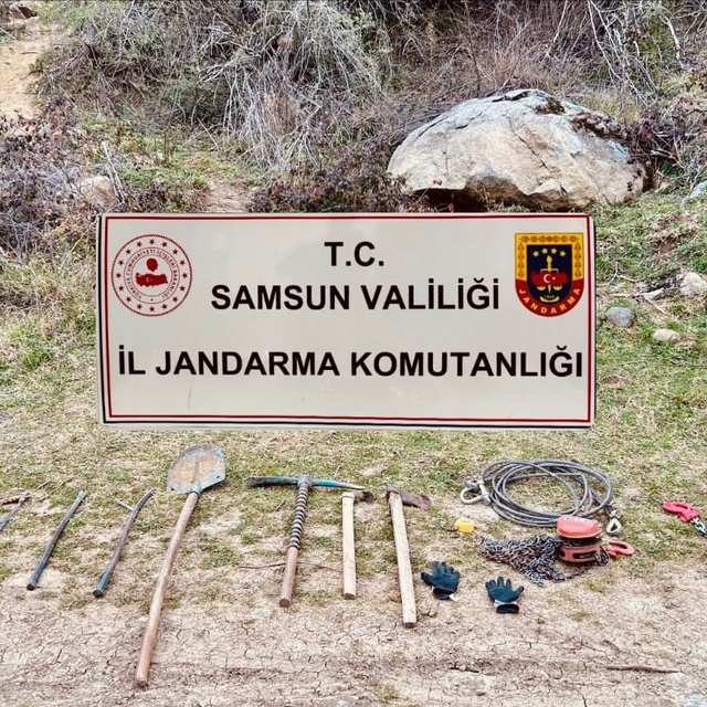 Samsun'da kaçak kazı yapan 2 kişi suçüstü yakalandı