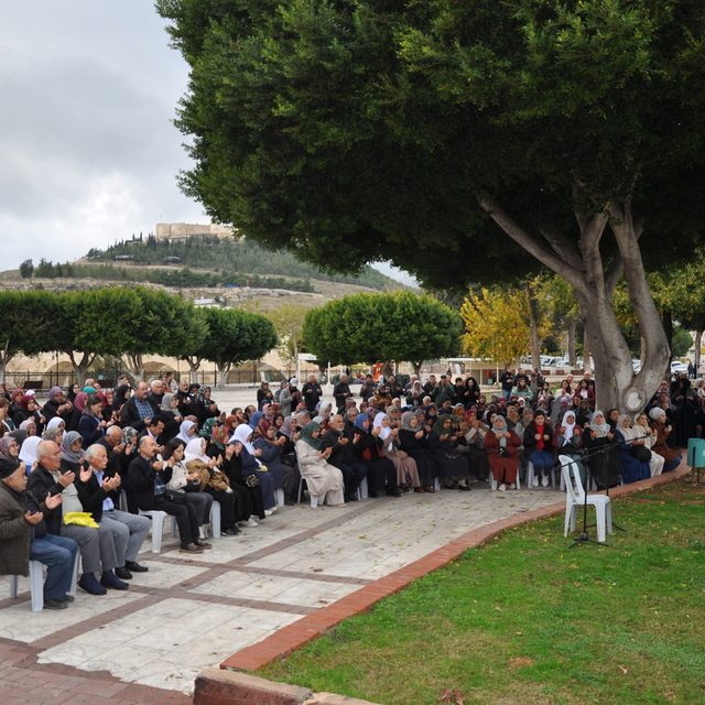Silifke'de umre kafilesi dualarla uğurlandı