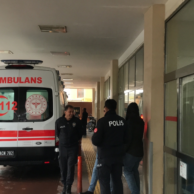 Otomobilin çarptığı park halindeki kamyonetin sürücüsü öldü