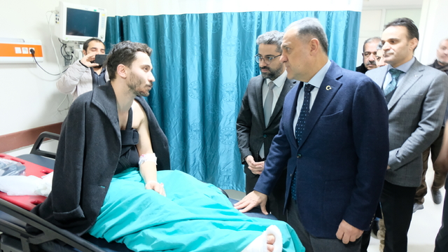 Bingöl'de yolcu otobüsü devrildi; yeni atanan doktor ve eşi öldü, 17 yaralı (3)