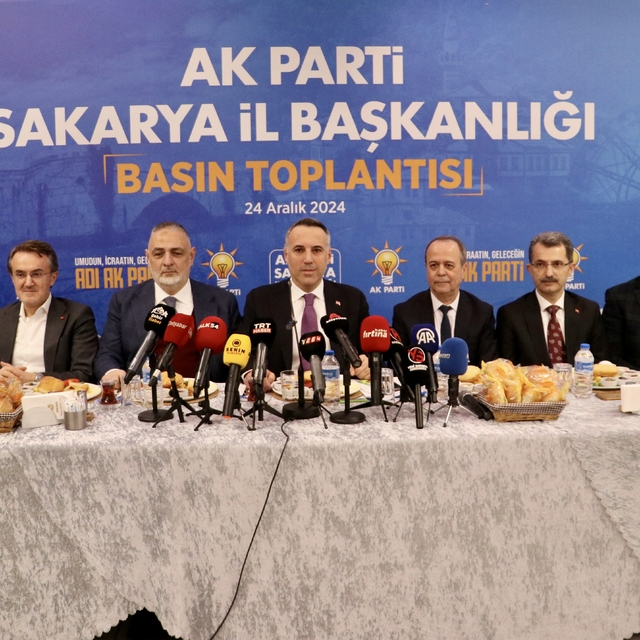 AK Parti İl Başkanı Tever, gazetecilerle buluştu