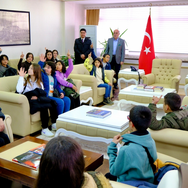 Sinop'ta öğrenciler "Sinop'umuzu Tanıyalım" projesiyle kenti tanıma fırsatı...