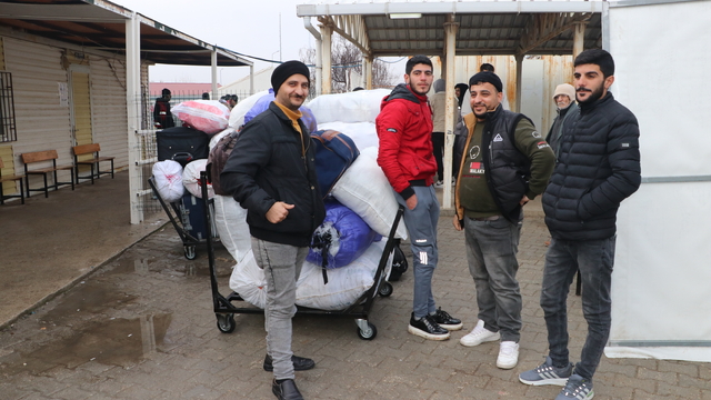 Türkiye'deki Suriyelilerin Kilis'ten ülkelerine dönüşü sürüyor