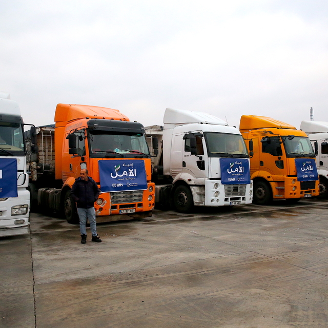 Hatay'dan Suriye'ye 24 yardım tırı gönderildi