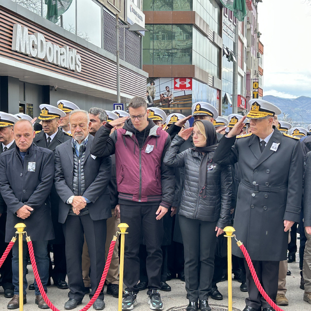 Helikopter kazasında ölen pilot, son yolculuğuna uğurlandı (2)