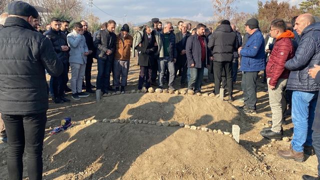 Bingöl'de yolcu otobüsü devrildi; yeni atanan doktor ve eşi öldü, 17 yaralı (4)