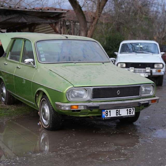 Düzceli kaporta ustası, restore ettiği 1977 model otomobilini torunlarına s...