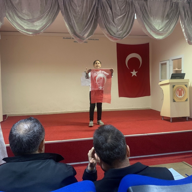 Aladağ'da İstiklal Marşı'nı güzel okuma yarışması düzenlendi