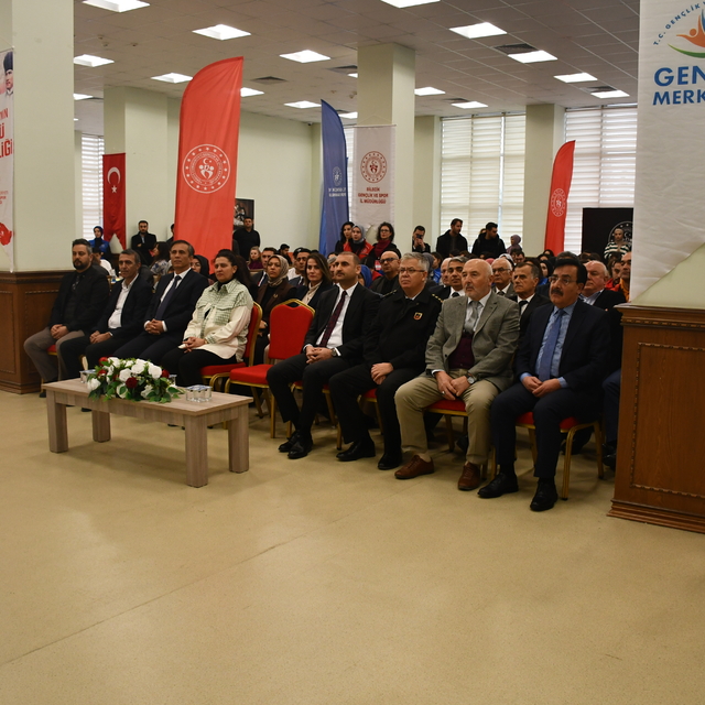 Bilecik'te "Gençlik Politika Belgesi Vizyon Çalıştayı" yapıldı