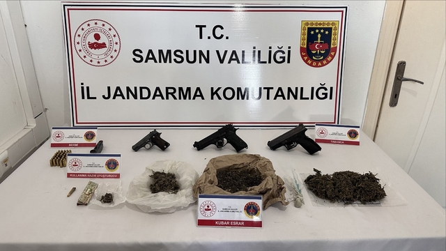 Samsun'da kanepeye zulalanmış uyuşturucu ele geçirildi