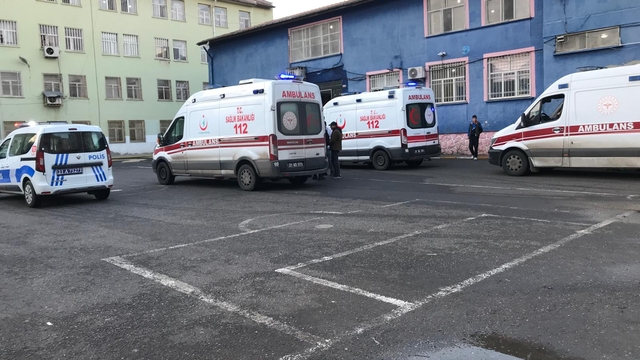 Diyarbakır'da 34 öğrenci, gıda zehirlenmesi şüphesiyle hastaneye kaldırıldı