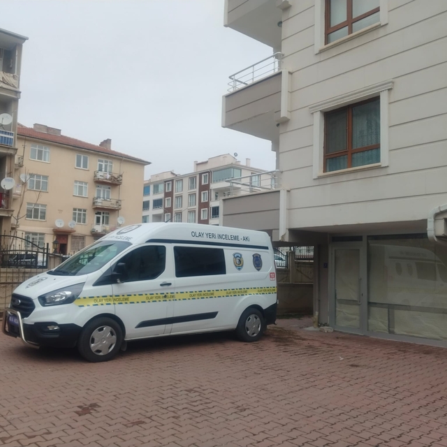 Evinde tabancayla vurulmuş halde bulunan 9 aylık hamile kadın hastanede öld...