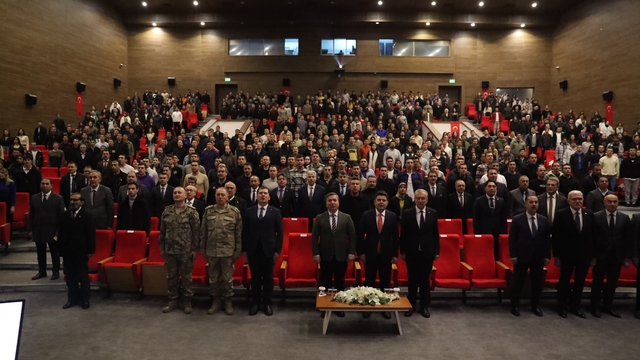 Erzincan'da "Türkiye Yüzyılında Ulaştırma Vizyonu" sempozyumu düzenlendi