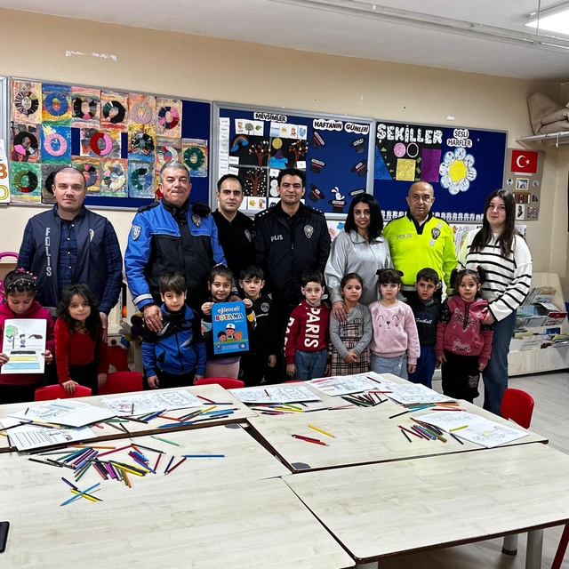 Belen'de ilkokul öğrencilerine trafik eğitimi verildi