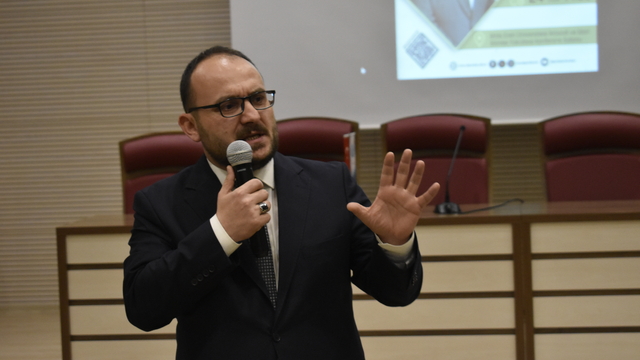 Bitlis'te "Malazgirt'i yeniden keşfetmek" konferansı düzenlendi