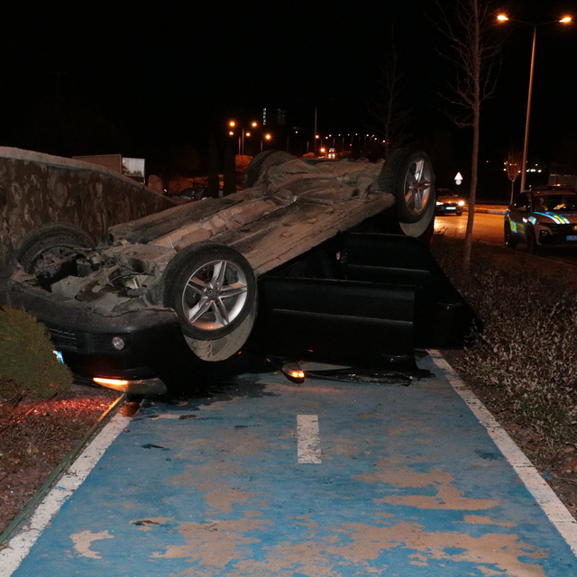 Yozgat'ta devrilen otomobildeki 3 kişi yaralandı