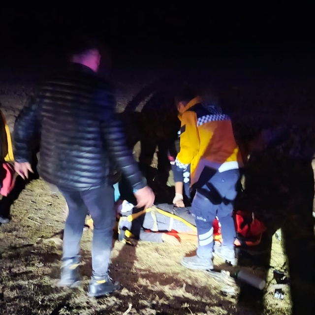 Muş'ta otomobil ile hafif ticari aracın çarpıştığı kazada 6 kişi yaralandı