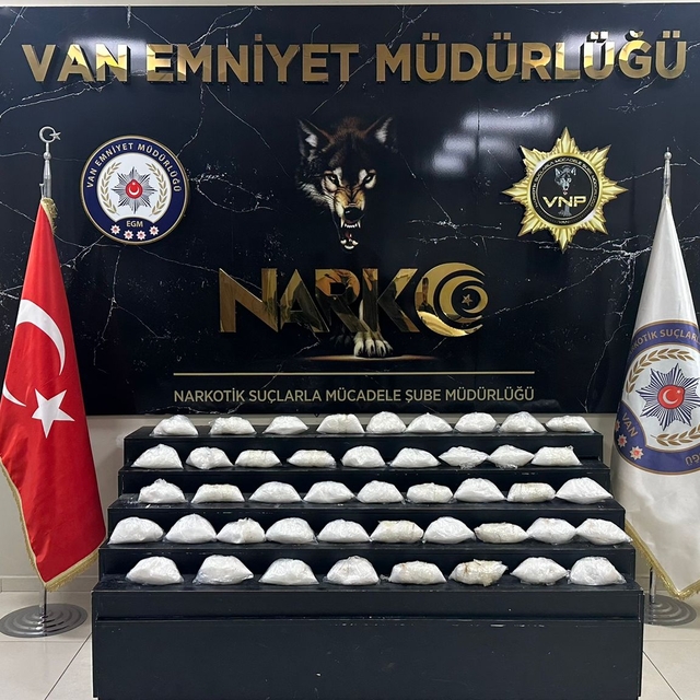 Van polisi 2024'te uyuşturucuyla kararlı mücadelesini sürdürdü