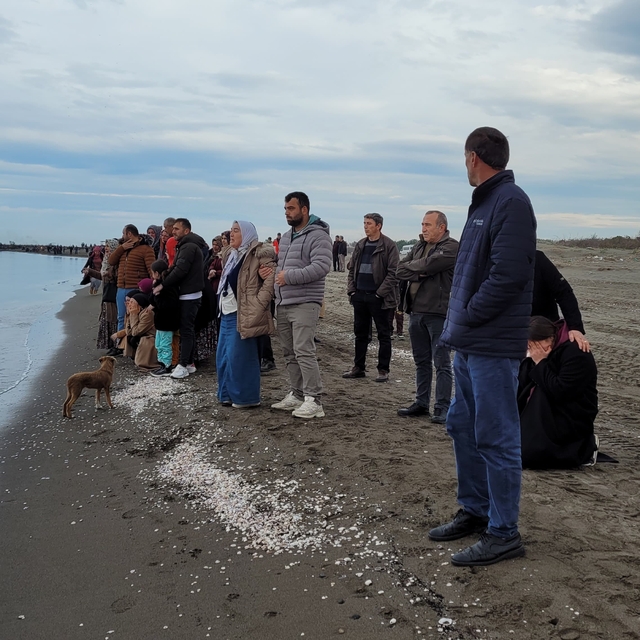 Samsun'da kaybolan 2 balıkçıyı arama çalışmaları devam ediyor