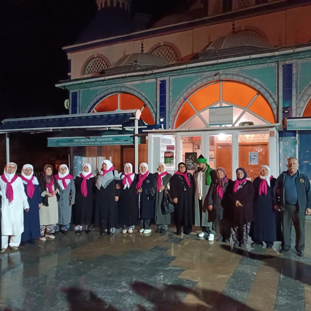 Ayvacık'ta umre kafilesi dualarla uğurlandı