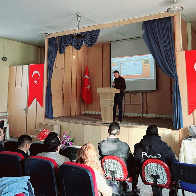 Yozgat'ta kamu personeli ve muhtarlara hizmet içi eğitimi verildi