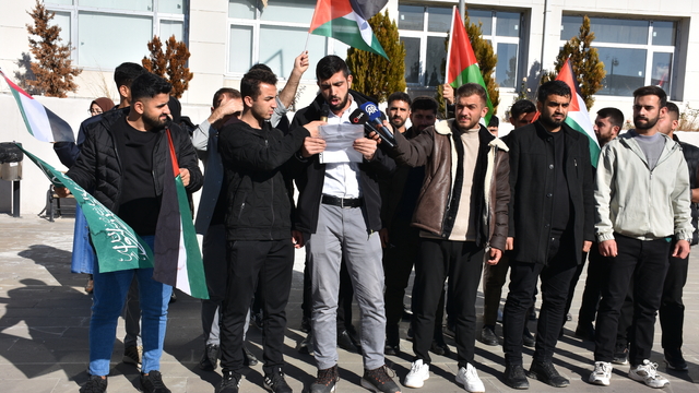 Şırnak'ta üniversite öğrencileri İsrail'in Gazze'ye saldırılarını protesto etti