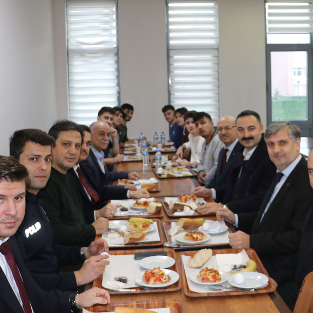 Havza Kaymakamı Ayvat, Havza KYK yurdunda öğrencilerle buluştu