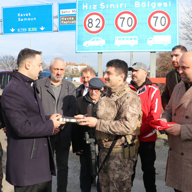 Havza'da Kaymakam Ayvat'tan polis uygulama noktasına ziyaret